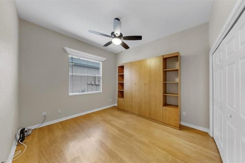 Condo in Sun City Center, Florida, 2 bedrooms  № 1906698 - photo 15