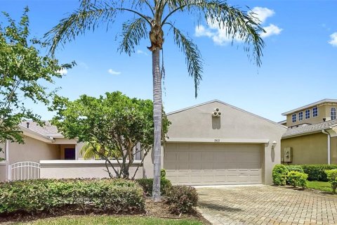 Condo in Sun City Center, Florida, 2 bedrooms  № 1906698 - photo 1