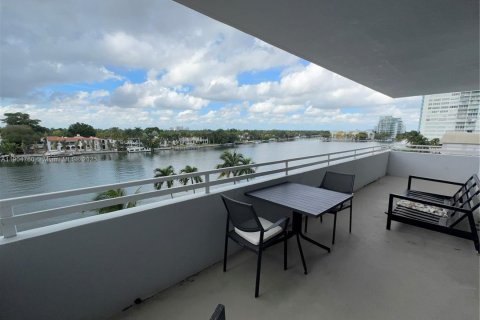 Купить кондоминиум в Майами-Бич, Флорида 2 спальни, 180.23м2, № 1966051 - фото 24