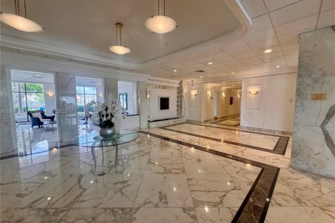 Купить кондоминиум в Майами-Бич, Флорида 2 спальни, 180.23м2, № 1966051 - фото 20