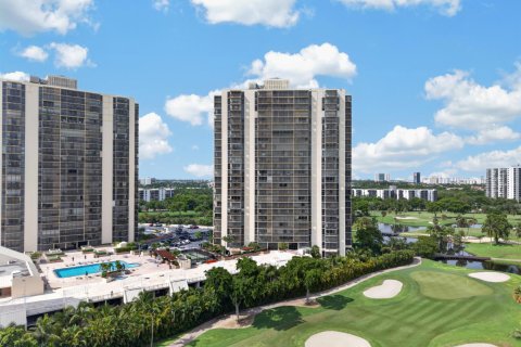 Condo in Aventura, Florida, 2 bedrooms  № 2387058 - photo 9