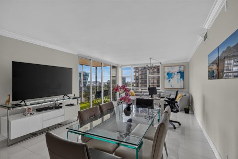 Condo in Aventura, Florida, 2 bedrooms  № 2387058 - photo 19