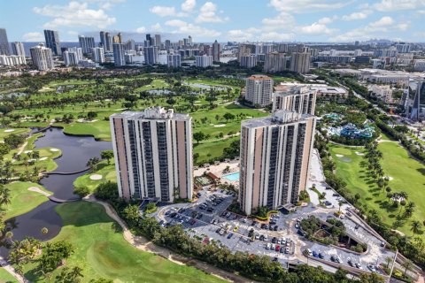 Condo in Aventura, Florida, 2 bedrooms  № 2387058 - photo 10