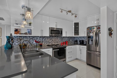 Condo in Aventura, Florida, 2 bedrooms  № 2387058 - photo 28