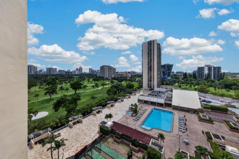 Condo in Aventura, Florida, 2 bedrooms  № 2387058 - photo 17