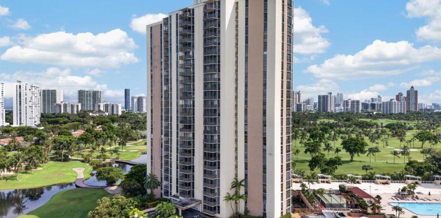 Condo in Aventura, Florida, 2 bedrooms  № 2387058