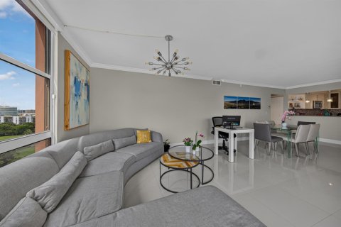 Condo in Aventura, Florida, 2 bedrooms  № 2387058 - photo 21