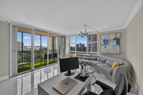 Condo in Aventura, Florida, 2 bedrooms  № 2387058 - photo 12