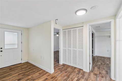 House in Holiday, Florida 2 bedrooms, 118.17 sq.m. № 2221045 - photo 21