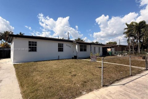 Villa ou maison à Miami, Floride 3 chambres, 166.02 m2 № 2025656