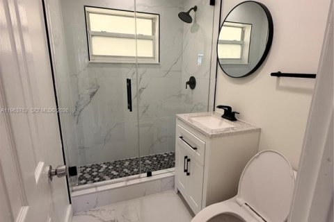 Villa ou maison à louer à Miami, Floride: 3 chambres, 166.02 m2 № 2025656 - photo 6