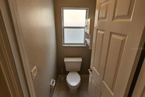 House in Orlando, Florida 4 bedrooms, 231.98 sq.m. № 1547727 - photo 4