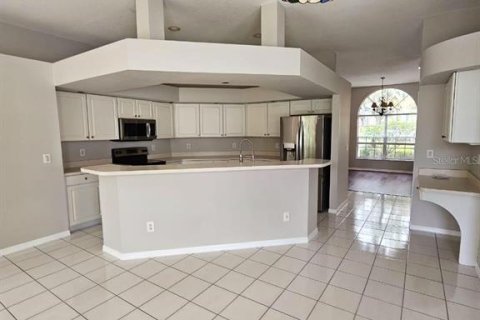 House in Orlando, Florida 4 bedrooms, 231.98 sq.m. № 1547727 - photo 24