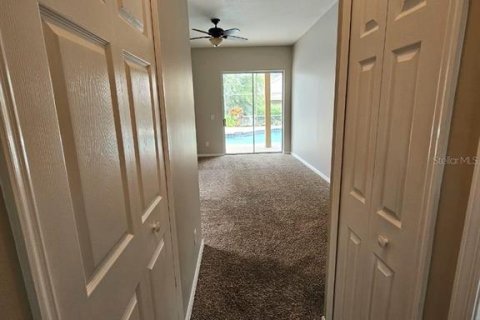 House in Orlando, Florida 4 bedrooms, 231.98 sq.m. № 1547727 - photo 9