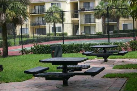 Condo in Coral Springs, Florida, 2 bedrooms № 2382992 - photo 25