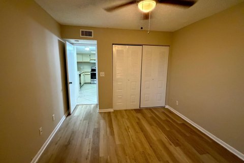 Condo in Coral Springs, Florida, 2 bedrooms № 2382992 - photo 9