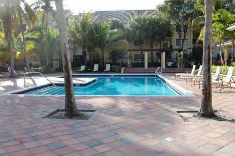 Condo in Coral Springs, Florida, 2 bedrooms № 2382992 - photo 24