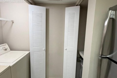 Condo in Coral Springs, Florida, 2 bedrooms № 2382992 - photo 4