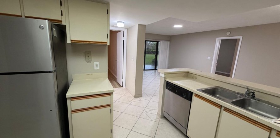 Condo in Coral Springs, Florida, 2 bedrooms № 2382992