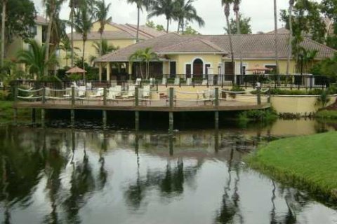 Condo in Coral Springs, Florida, 2 bedrooms № 2382992 - photo 29