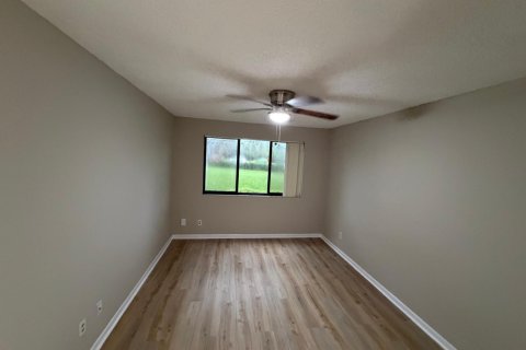 Condo in Coral Springs, Florida, 2 bedrooms № 2382992 - photo 12