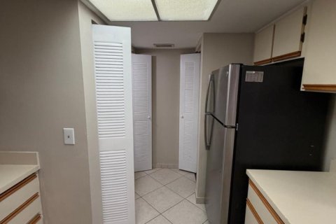 Condo in Coral Springs, Florida, 2 bedrooms № 2382992 - photo 3