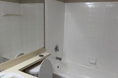 Condo in Coral Springs, Florida, 2 bedrooms № 2382992 - photo 18