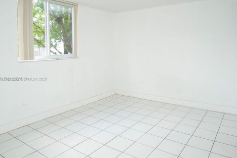 Condominio en venta en Hialeah Gardens, Florida, 2 dormitorios, 89.19 m2 № 1987595 - foto 7