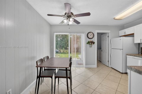 Купить виллу или дом в Норт-Лодердейл, Флорида 2 спальни, 72м2, № 2066055 - фото 6