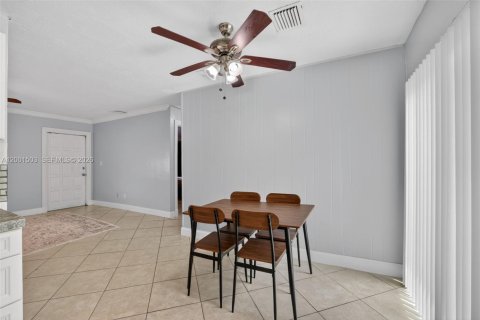 Купить виллу или дом в Норт-Лодердейл, Флорида 2 спальни, 72м2, № 2066055 - фото 10