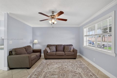 Купить виллу или дом в Норт-Лодердейл, Флорида 2 спальни, 72м2, № 2066055 - фото 5