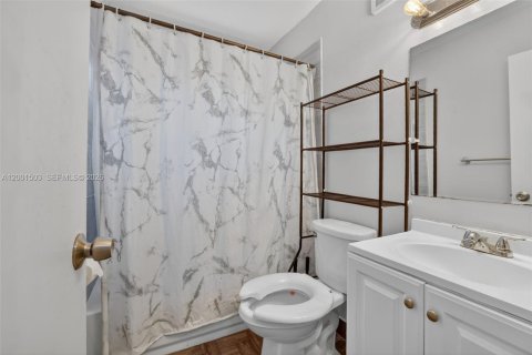 Купить виллу или дом в Норт-Лодердейл, Флорида 2 спальни, 72м2, № 2066055 - фото 13