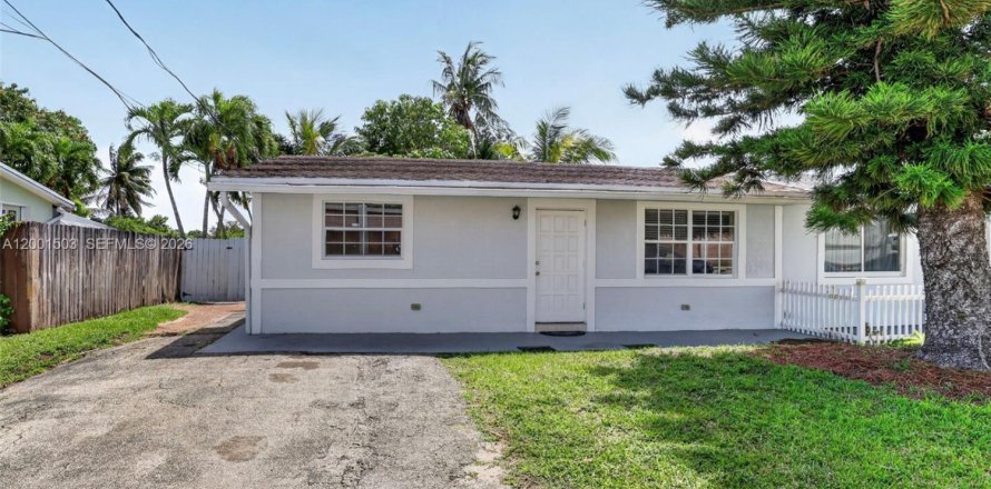 Дом в Норт-Лодердейл, Флорида 2 спальни, 72м2 № 2066055