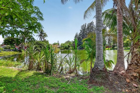 Купить виллу или дом в Норт-Лодердейл, Флорида 2 спальни, 72м2, № 2066055 - фото 26