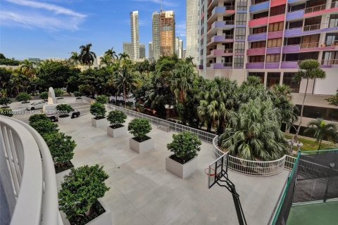 Condominio en venta en Miami, Florida, 3 dormitorios, 160.91 m2 № 1814071 - foto 3
