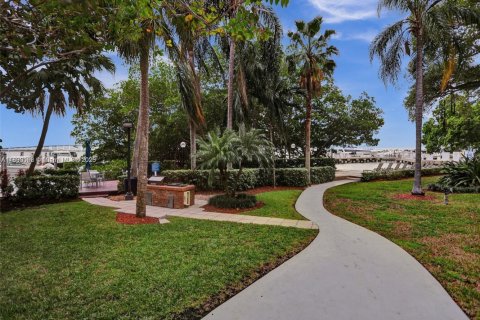 Condominio en venta en Miami, Florida, 3 dormitorios, 160.91 m2 № 1814071 - foto 29