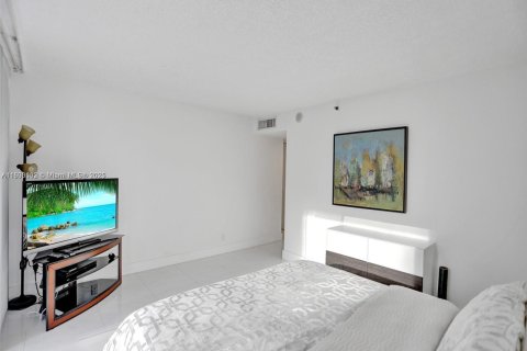 Condominio en venta en Miami, Florida, 3 dormitorios, 160.91 m2 № 1814071 - foto 16