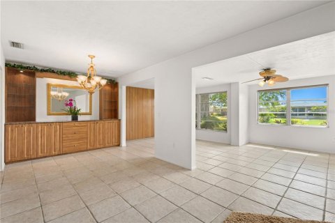 Купить виллу или дом в Сарасота, Флорида 8 комнат, 145.21м2, № 1585628 - фото 12