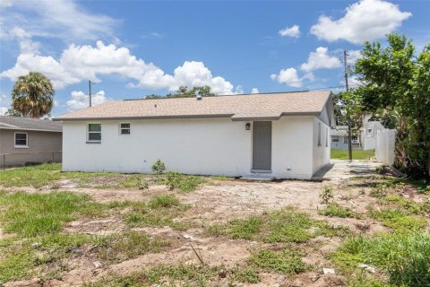 House in Tampa, Florida 3 bedrooms, 107.86 sq.m. № 1802997 - photo 23
