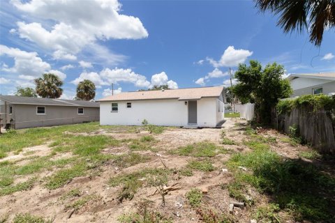 House in Tampa, Florida 3 bedrooms, 107.86 sq.m. № 1802997 - photo 24