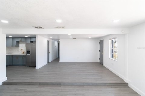 House in Tampa, Florida 3 bedrooms, 107.86 sq.m. № 1802997 - photo 8