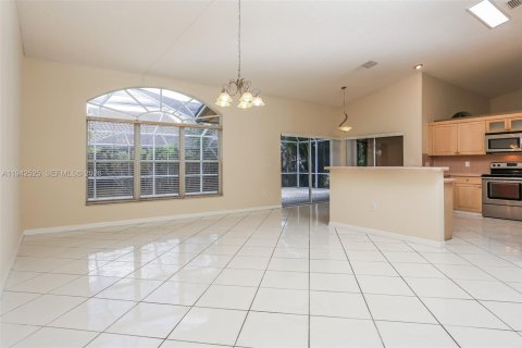 Снять в аренду виллу или дом в Пемброк-Пайнс, Флорида 4 спальни, 256.41м2, № 1999982 - фото 6