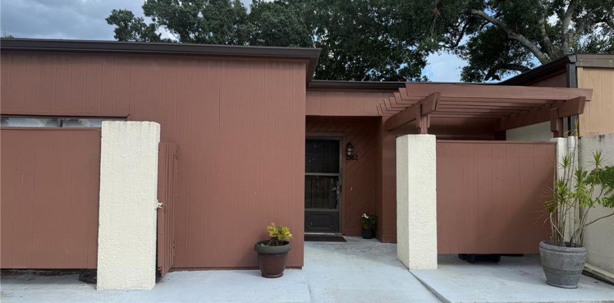 Townhouse in Winter Park, Florida 3 bedrooms, 135.27 sq.m. № 1877243