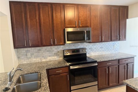 Townhouse in Winter Park, Florida 3 bedrooms, 135.27 sq.m. № 1877243 - photo 2