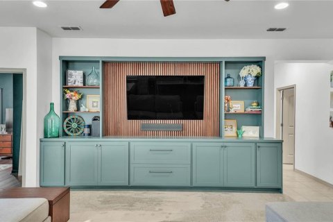 Villa ou maison à vendre à Fish Hawk, Floride: 4 chambres, 223.71 m2 № 1725150 - photo 3