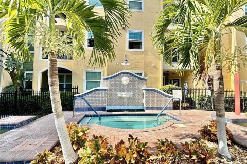 Condo in Tampa, Florida, 1 bedroom  № 1833561 - photo 23
