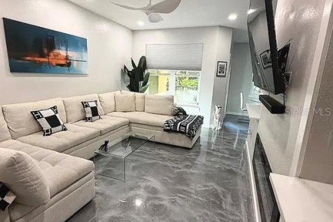 Condo in Tampa, Florida, 1 bedroom  № 1833561 - photo 3