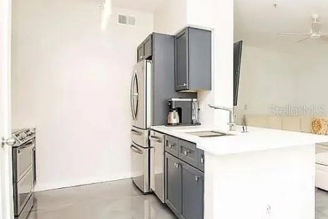 Condo in Tampa, Florida, 1 bedroom  № 1833561 - photo 4