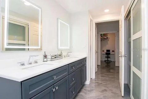 Condo in Tampa, Florida, 1 bedroom  № 1833561 - photo 13