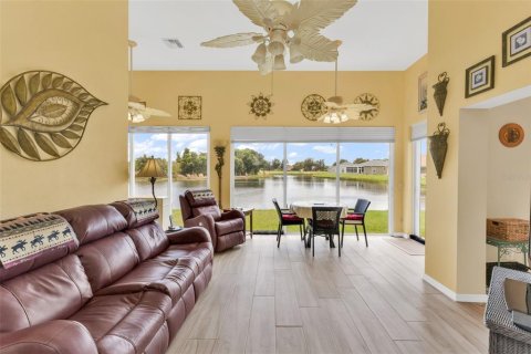 House in Port Charlotte, Florida 2 bedrooms, 189.43 sq.m. № 2337490 - photo 5